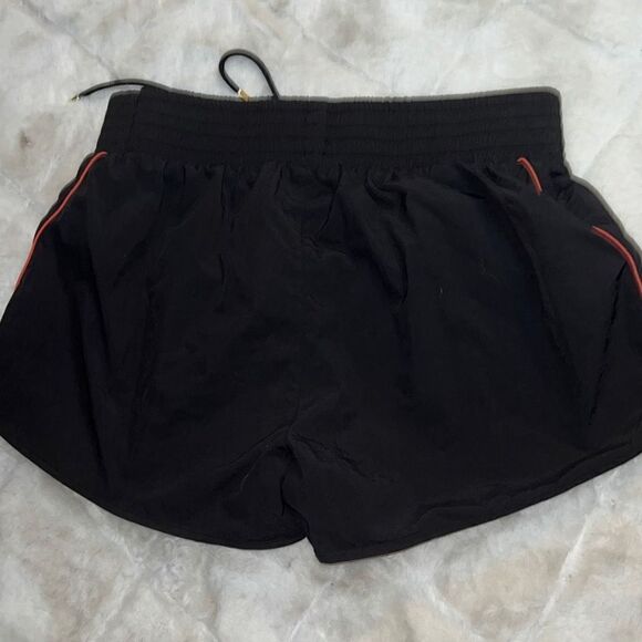 P.E Nation Nostalgia - Picture 6 of 7